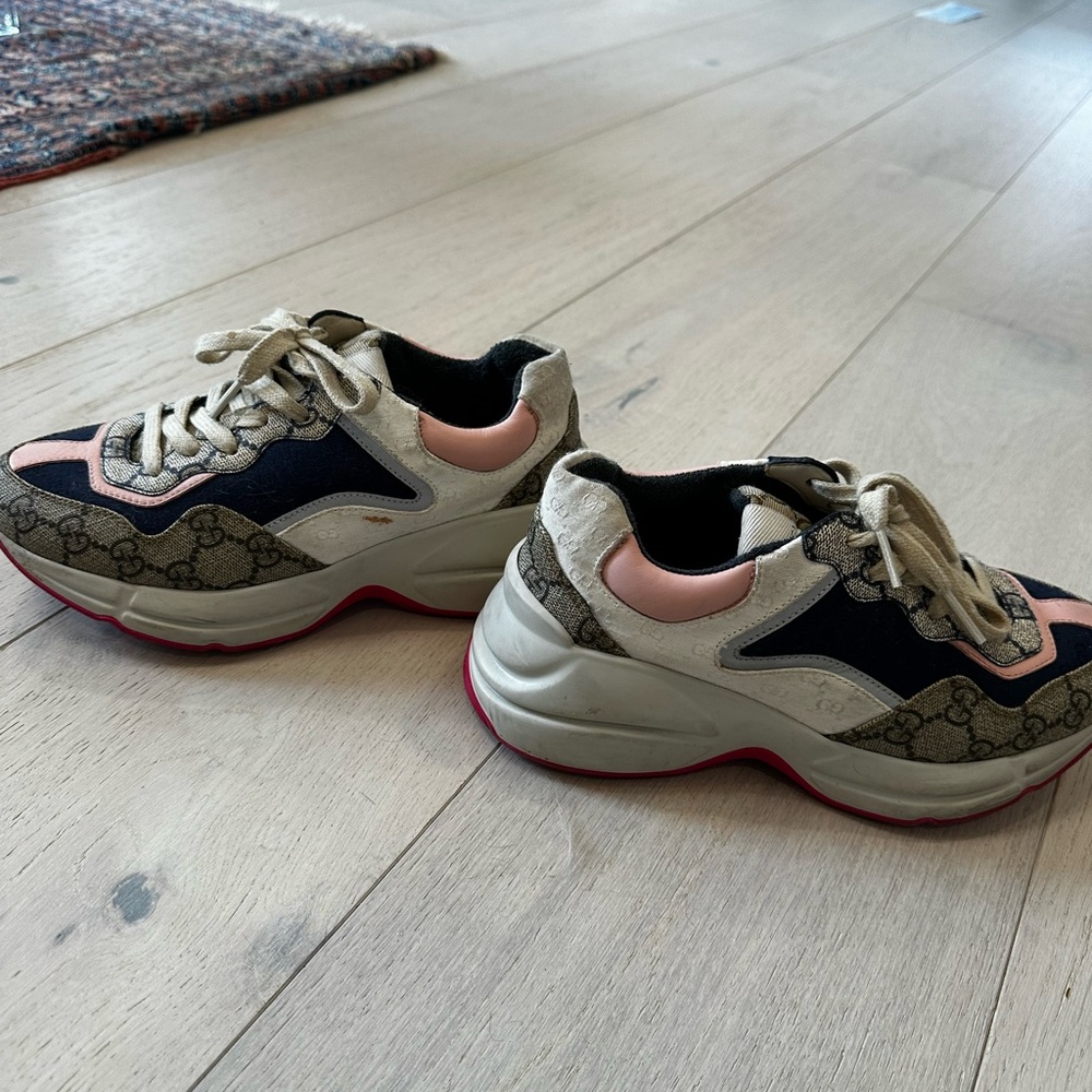 Gucci Rhyton Sneakers - Picture 4 of 6